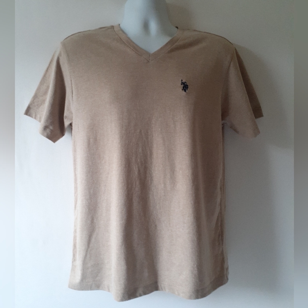 U.S.POLO ASSN. men's beige short-sleeve v-neck top size M